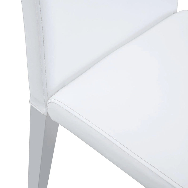 Chaise de salle à manger moderne en similicuir avec pieds en métal chromé