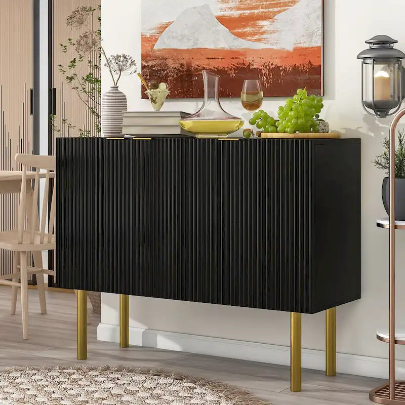 Buffet moderne avec pieds en métal doré et étagères réglables