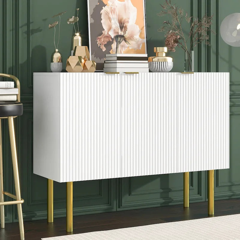 Buffet moderne avec pieds en métal doré et étagères réglables