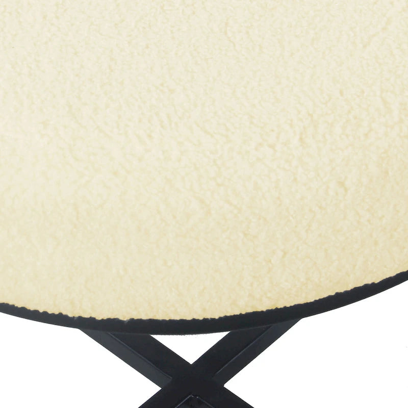Pouffe rond capitonné avec cadre en métal noir mat en fausse fourrure de mouton crème