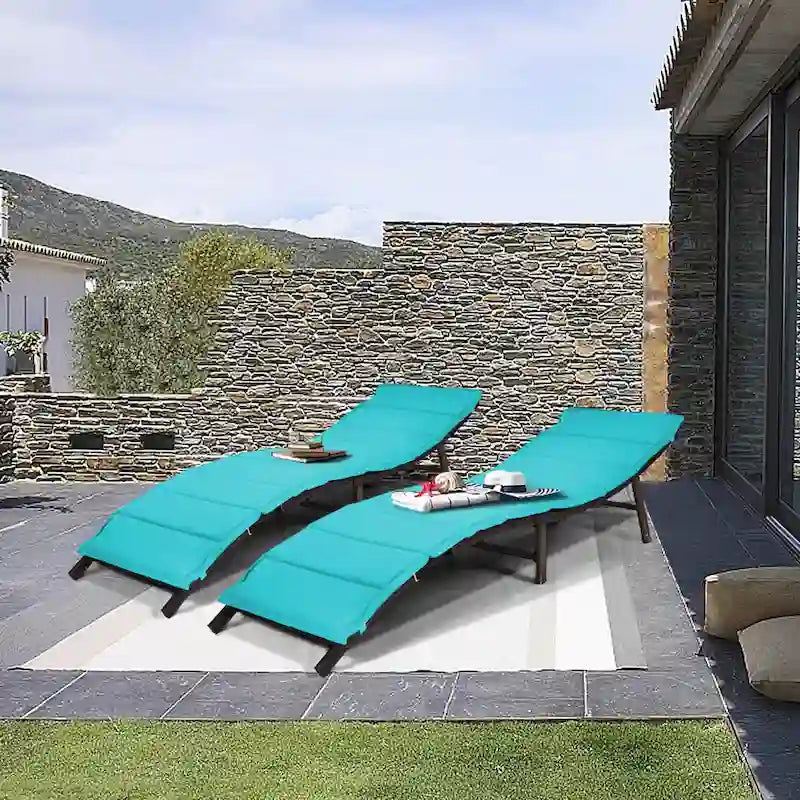 Chaise longue pliante en osier avec coussin pour patio extérieur
