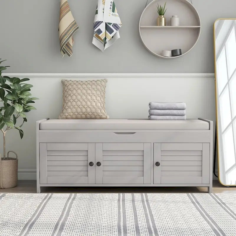 Banc de rangement avec portes persiennes, coussin amovible et rangement intégré
